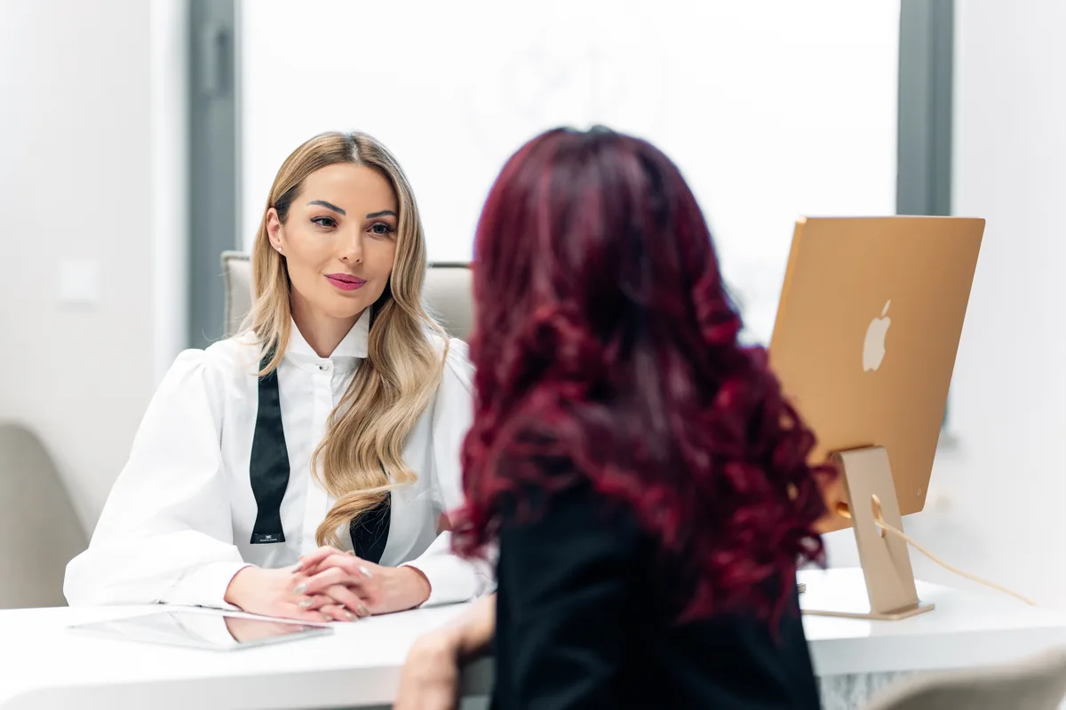Sejla Dzanic, Ärztin in der My Beauty Clinic Nürnberg, zum Thema wer Botox spritzen darf