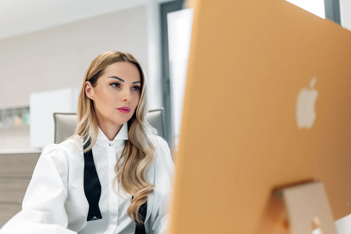 Sejla Dzanic, Ärztin in der My Beauty Clinic Nürnberg, zum Thema ab welchem Alter Botox